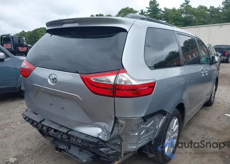 2017 Toyota Sienna Le 7 Passenger z USA, uszkodzony, nr VIN 5TDJZ3DC8HS184113